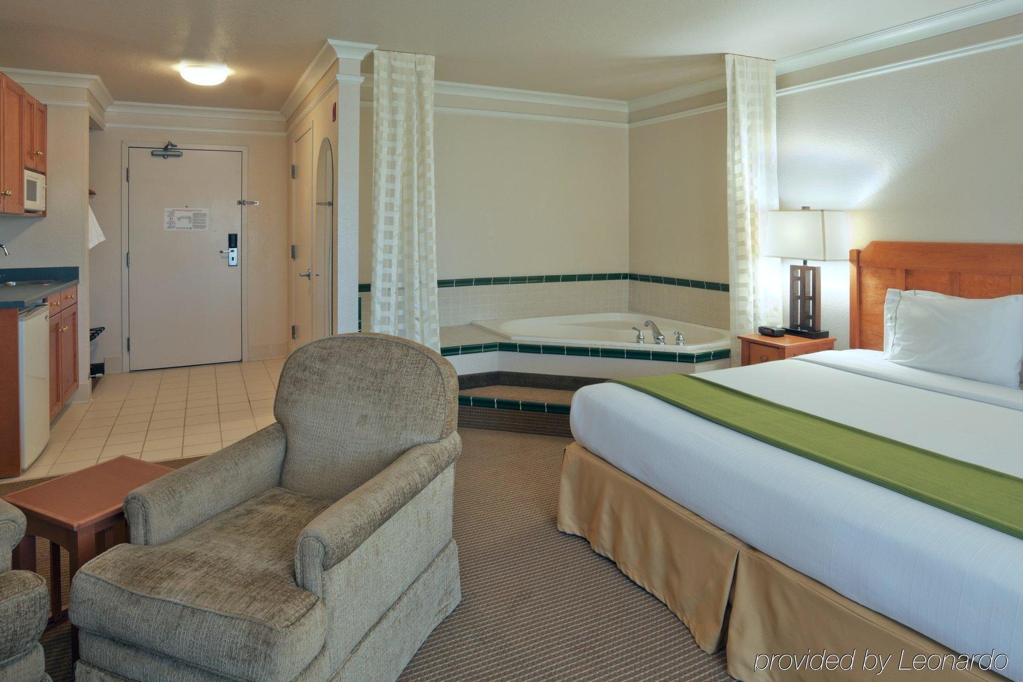 Holiday Inn Express Hotel & Suites Arcata/Eureka-Airport Area By Ihg McKinleyville Pokój zdjęcie
